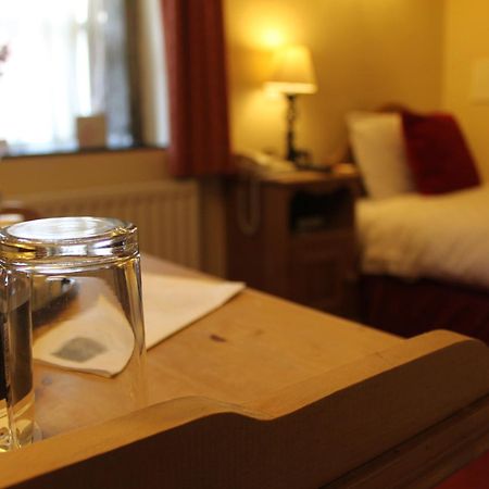 Bert'S Rooms At The Black Horse Inn Brighouse Exterior foto